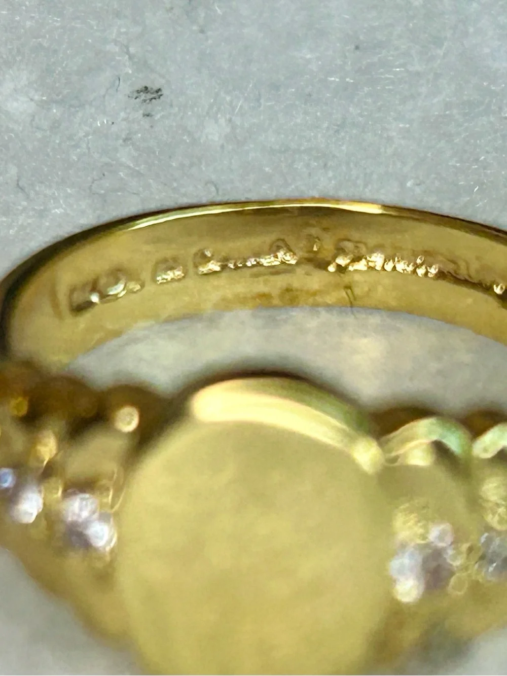 Vintage Gold Tone Oval Signet Ring with Clear Accent Stones – Size 8